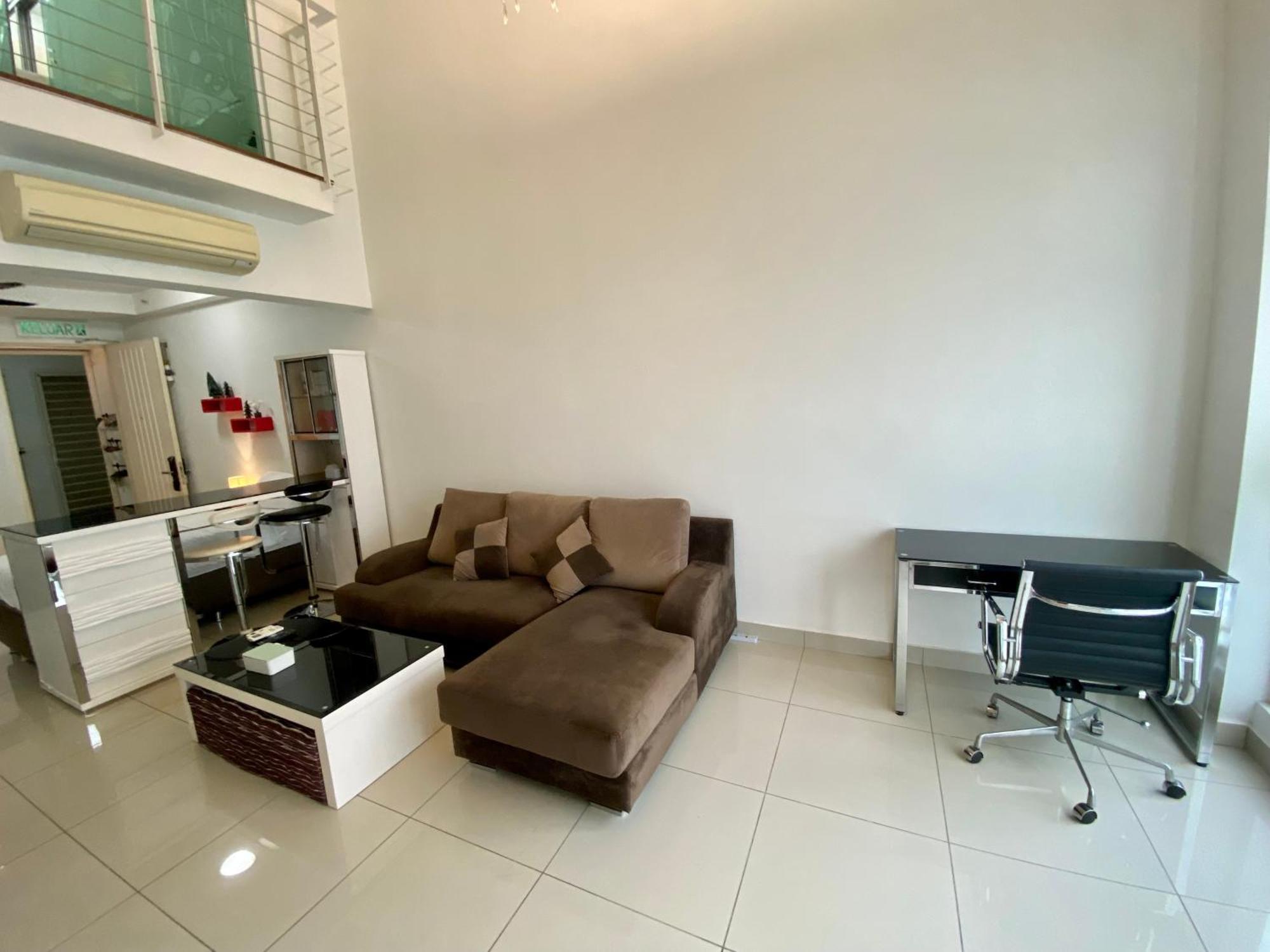 Duplex 775sq Ft Near Mid Valley Appartement
