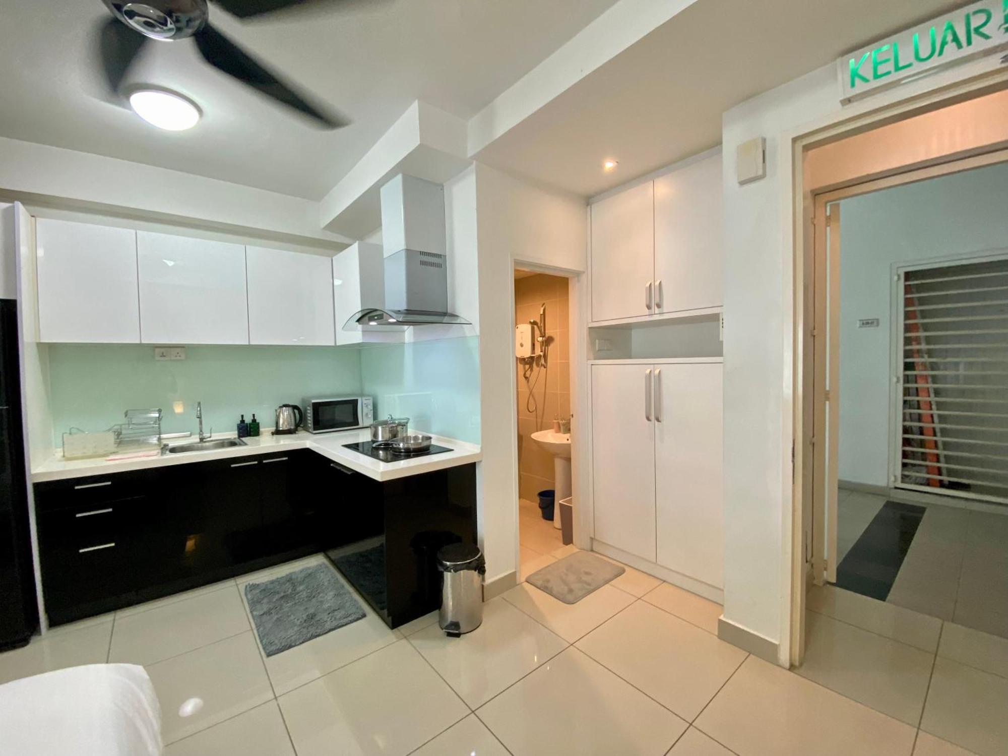 Duplex 775sq Ft Near Mid Valley Appartement